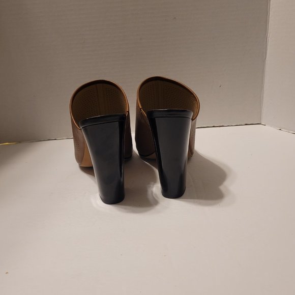 G.I.L.I. Womens Brown Perforated Leather Priscilla Heeled Mules Size 8 - Picture 4 of 9